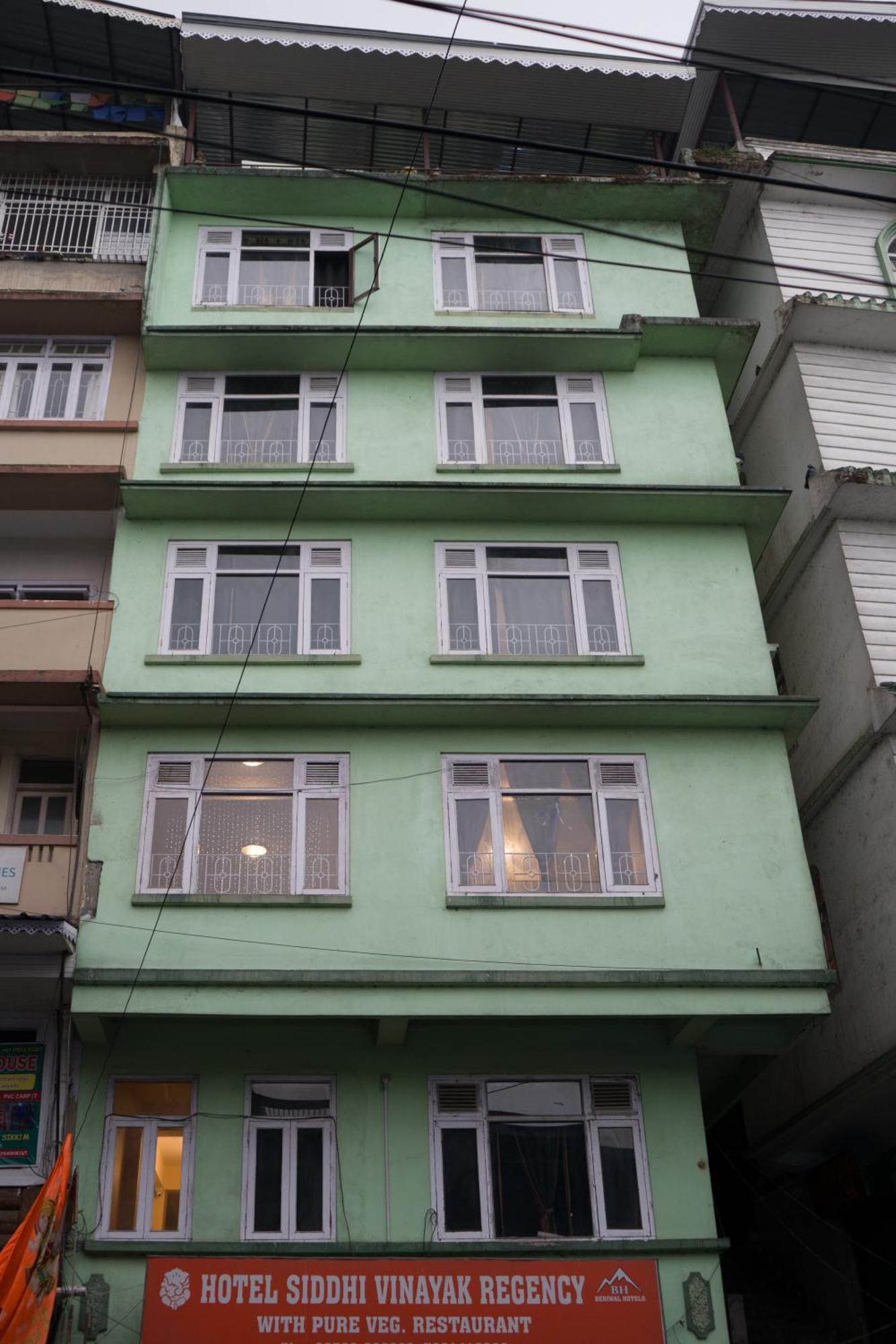 Hotel Siddhi Vinayak Regency, Mg Marg Gangtok Exterior photo